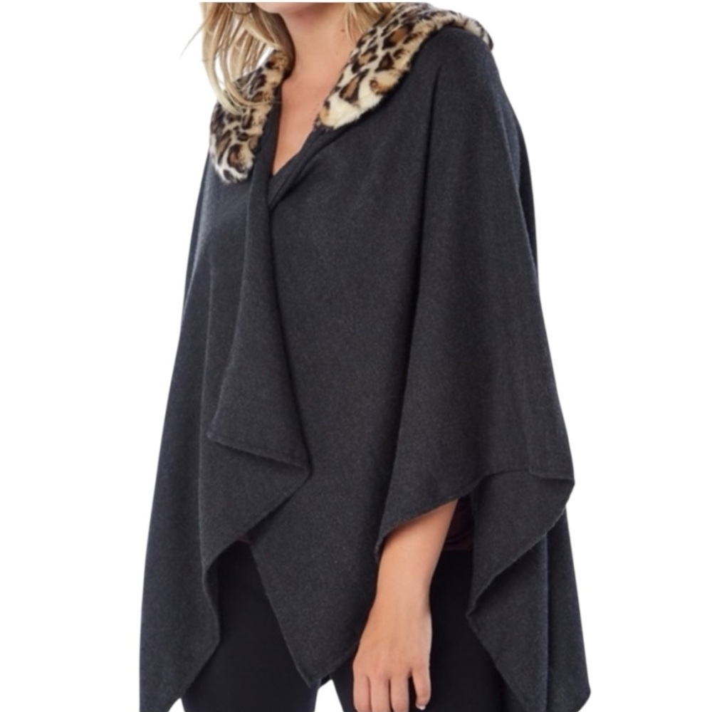 Ruby Ribbon Charcoal Gray Leopard Animal Faux Fur Collared Cape Shawl - OS